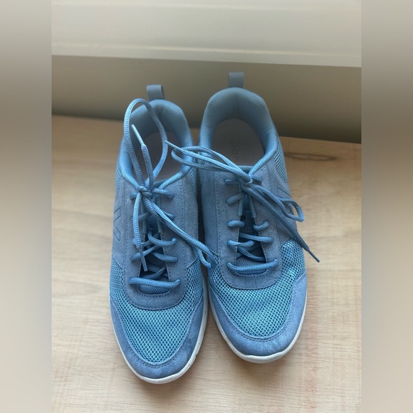 Vionic Aviate Women's Orthotic Supportive Sneaker, Blue, Size 9.5 - Picture 4 of 15